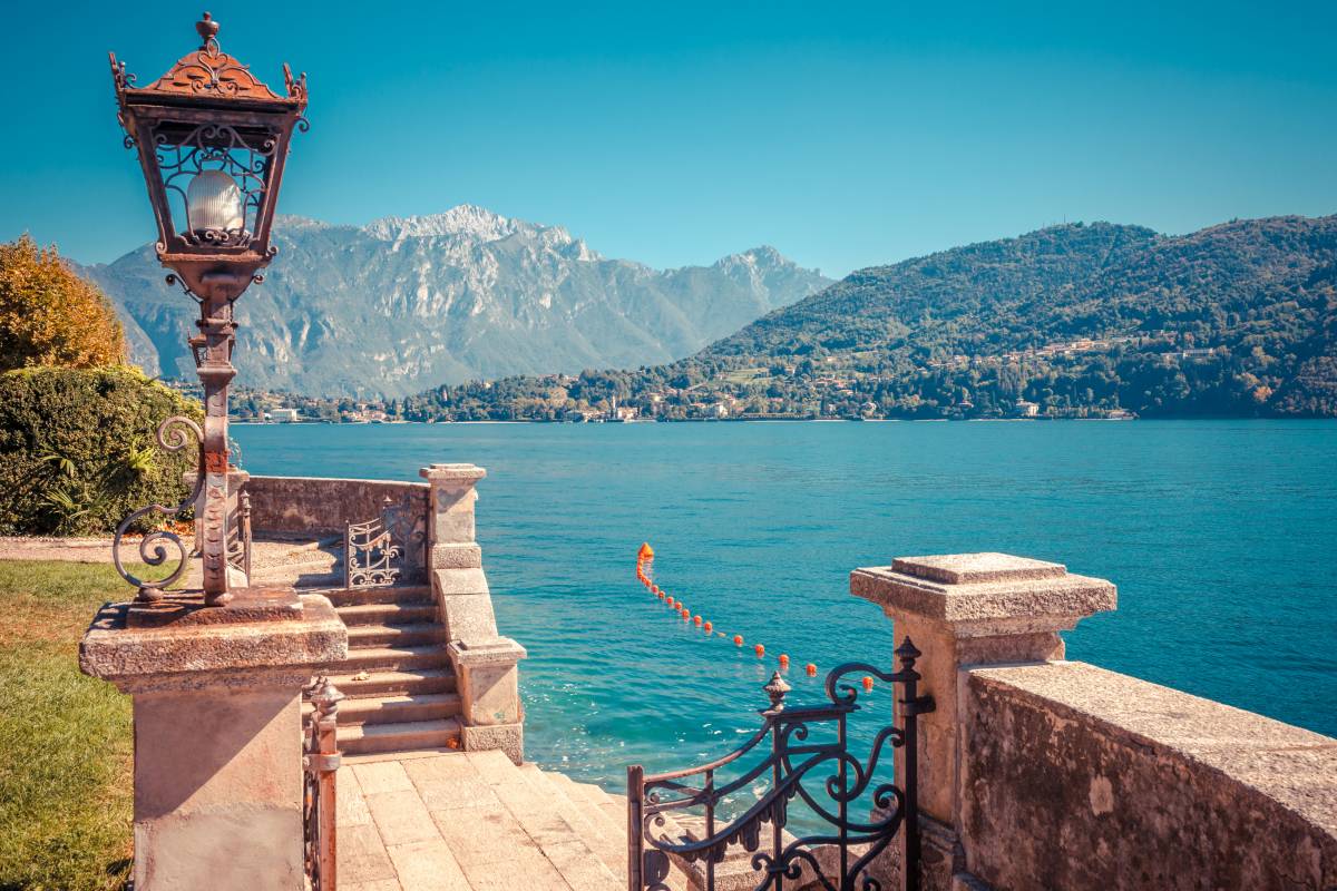 Panorama del lago di Como in Lombardia